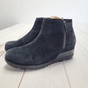 Sorel Evie black suede wedge boots booties zip